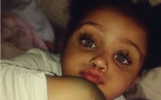 This infant girl's long eyelashes conquered the Internet! Is she genuine?