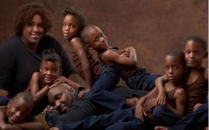 After Six Years, The McGhee Sextuplets Recreate The Photo That Made Them Famous