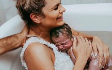 10 stunningly unedited photographs depict mothers holding their newborns for the first time.