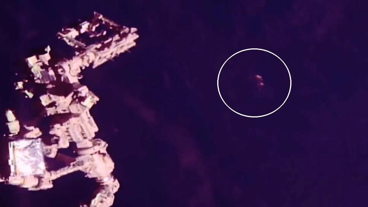They come upon a massive UFO with a diameter of 300 meters close to the International Space Station (proof of ufo)