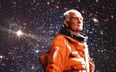Amazing radio transmission from astronaut John Glenn when he is surrounded by several UFOs (Video)