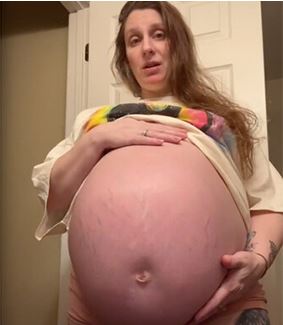 Due to her noticeable pregnancy belly, many people incorrectly think mom is carrying octuplets