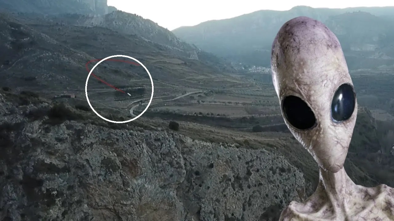 They visit an alien outpost in Spain and get images of two UFOs (Video)